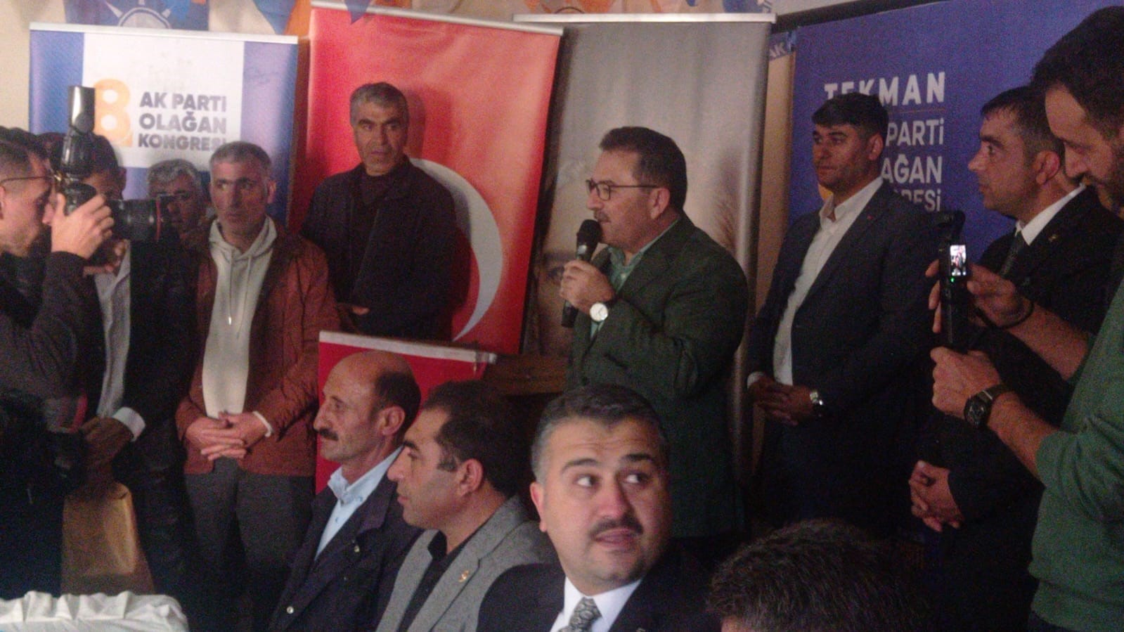 AK Parti&rsquo;de il&ccedil;elerde kongre s&uuml;reci devam ediyor
