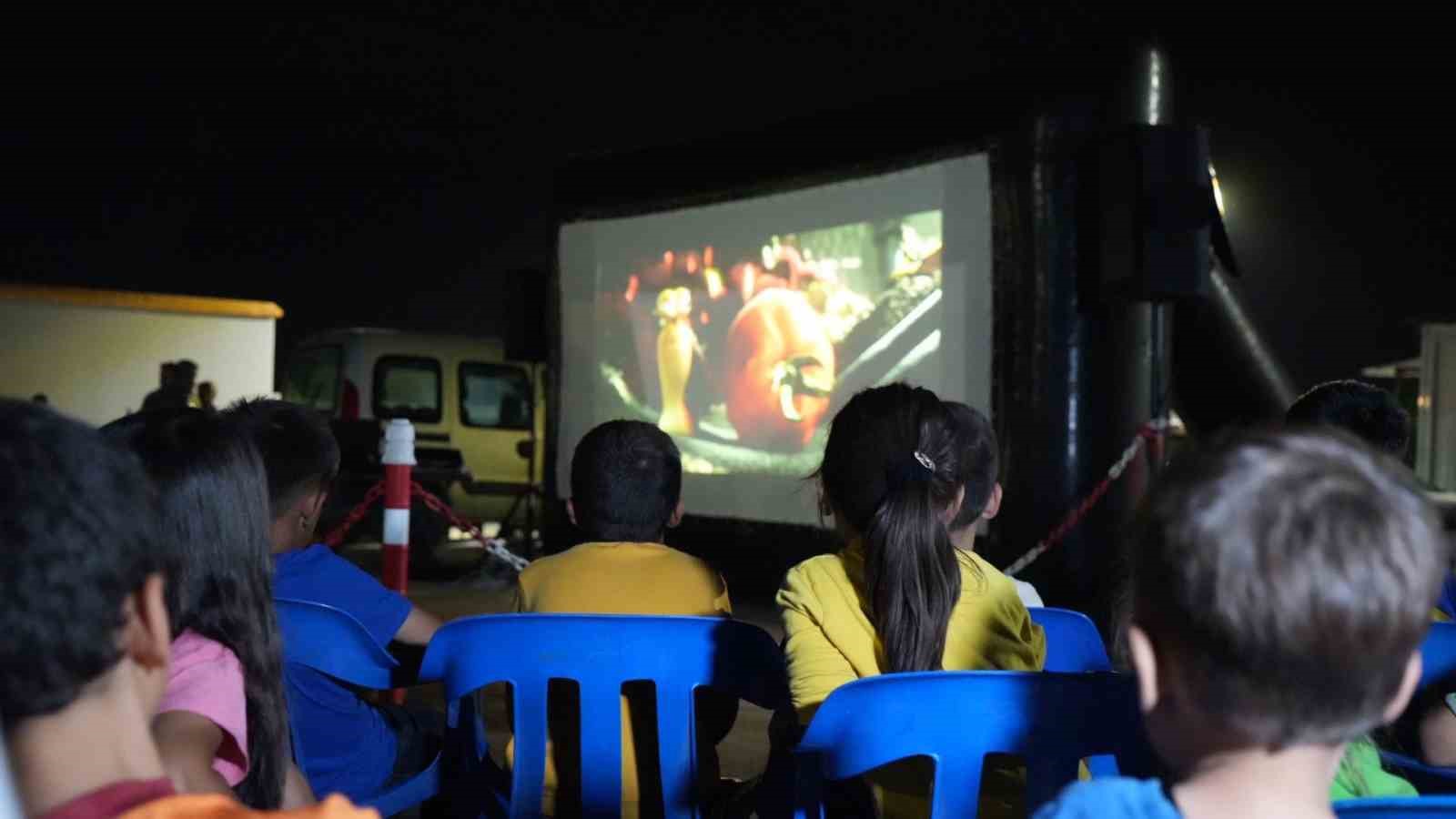 K-13 Konteyner kentte a&ccedil;ık hava sineması kapanış etkinliği yapıldı
