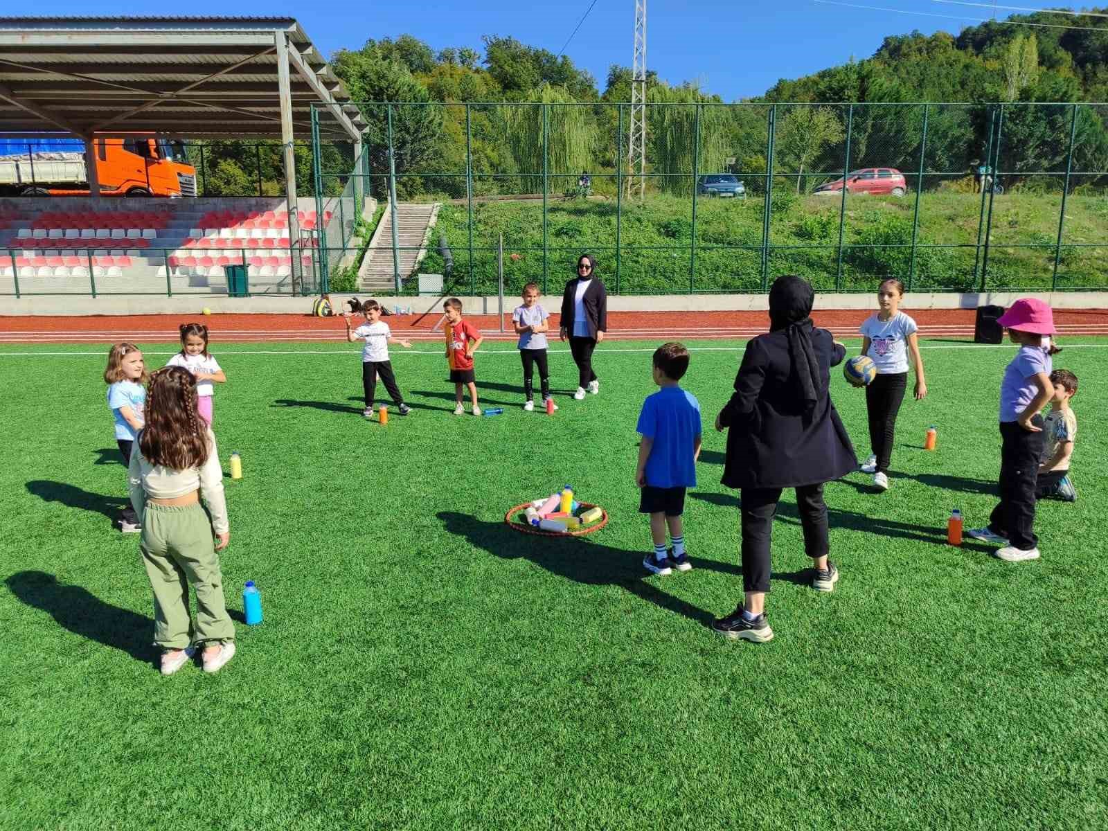 Türkeli MYO Oyun Şenliği’nde çocuklar hem eğlendi hem öğrendi
