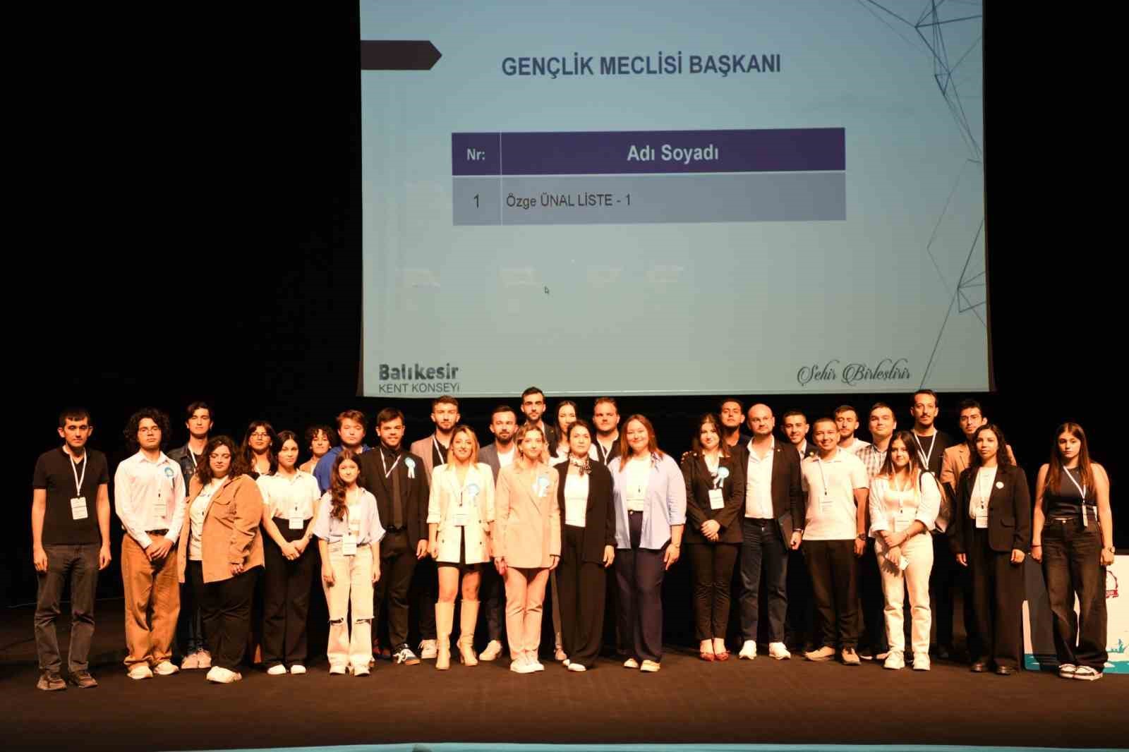 Başkan Akın: "Gen&ccedil;lerimizle omuz omuza &ccedil;alışacağız"
