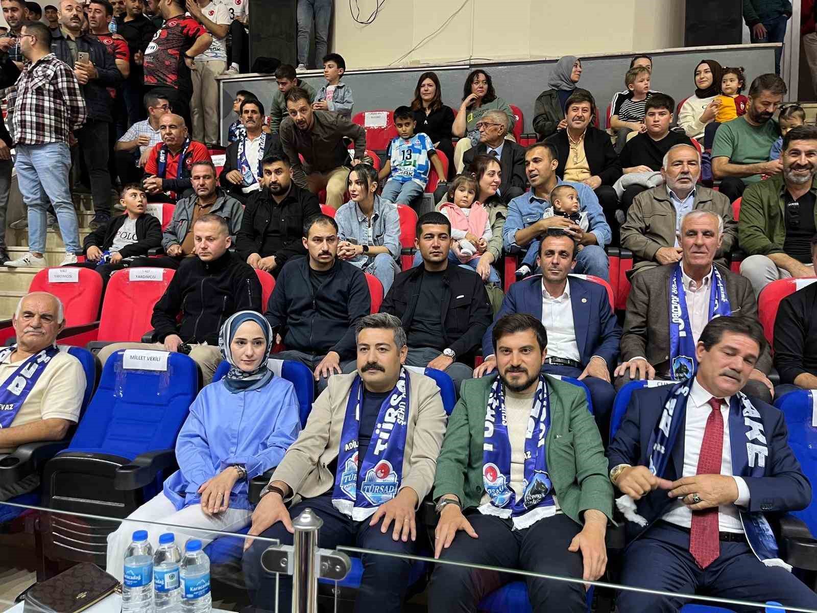 Efeler Ligi: T&Uuml;RŞAD: 0 - Galatasaray: 3
