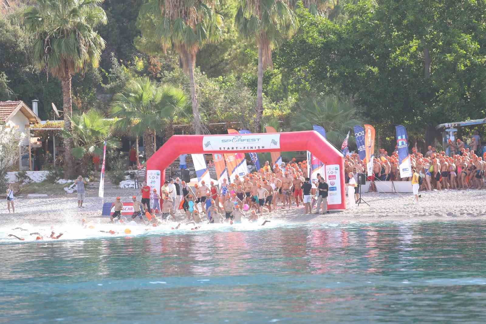 Fethiye&rsquo;de A&ccedil;ık Su Y&uuml;zme Yarışı b&uuml;y&uuml;k ilgi g&ouml;rd&uuml;
