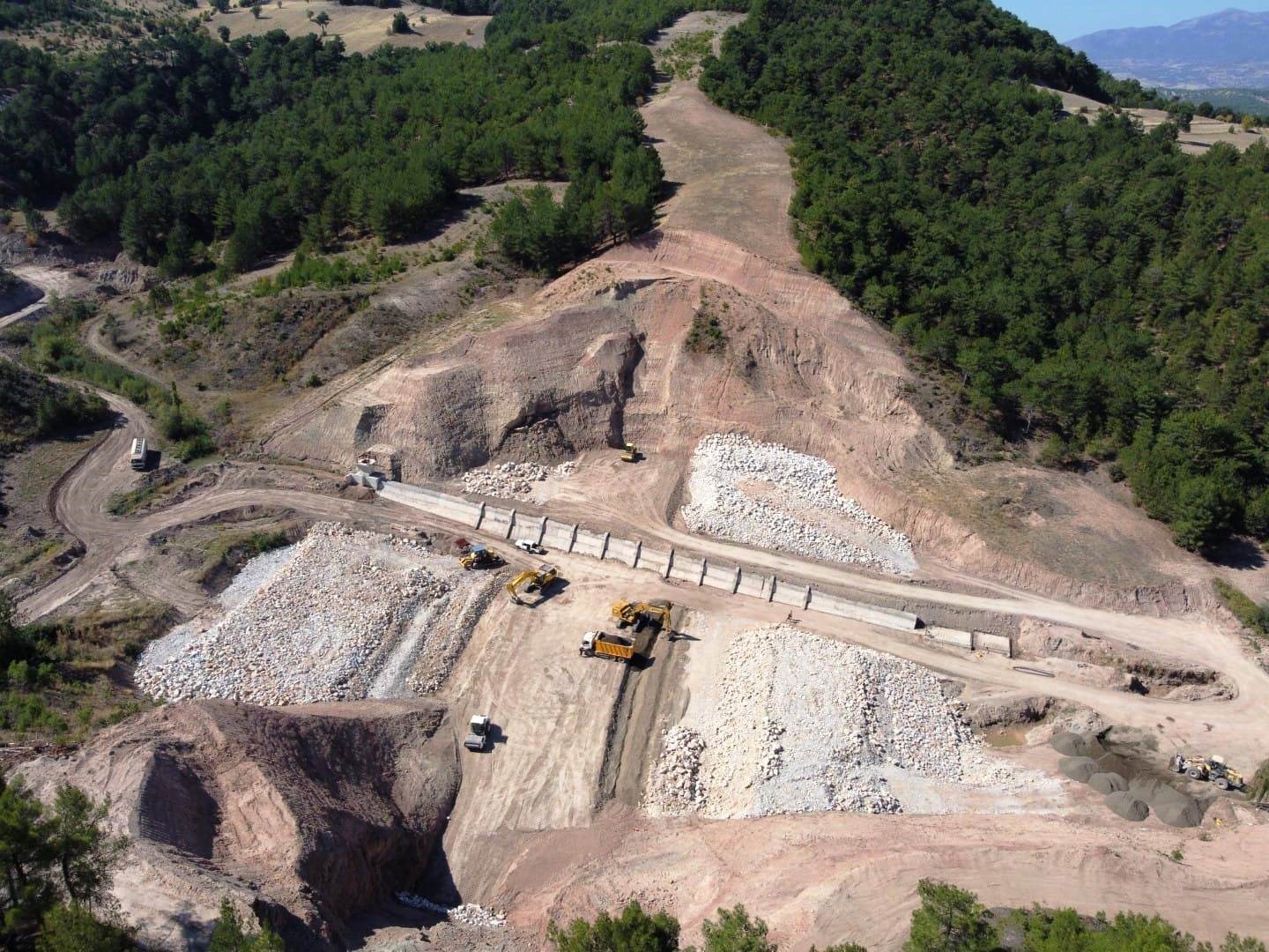 Gediz Kayacık Barajı’nda çalışmalar aralıksız devam ediyor
