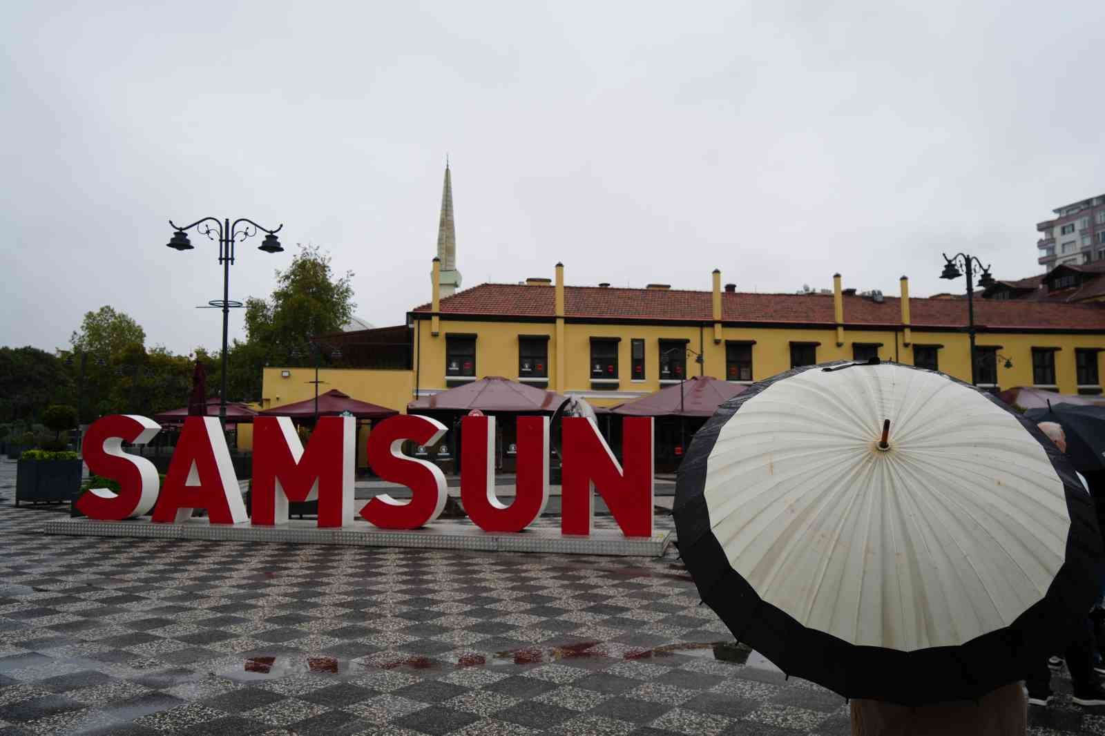 Samsun’da montlar gardıroplardan çıkıyor