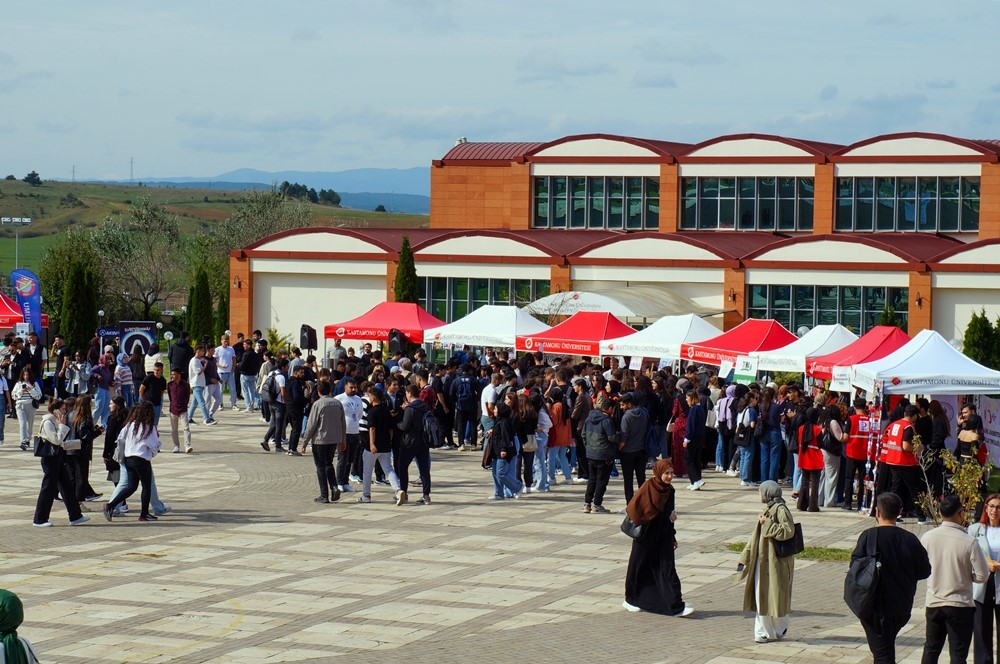 Kastamonu Üniversitesi’nde, “Öğrenci Toplulukları Tanıtım Günleri” başladı
