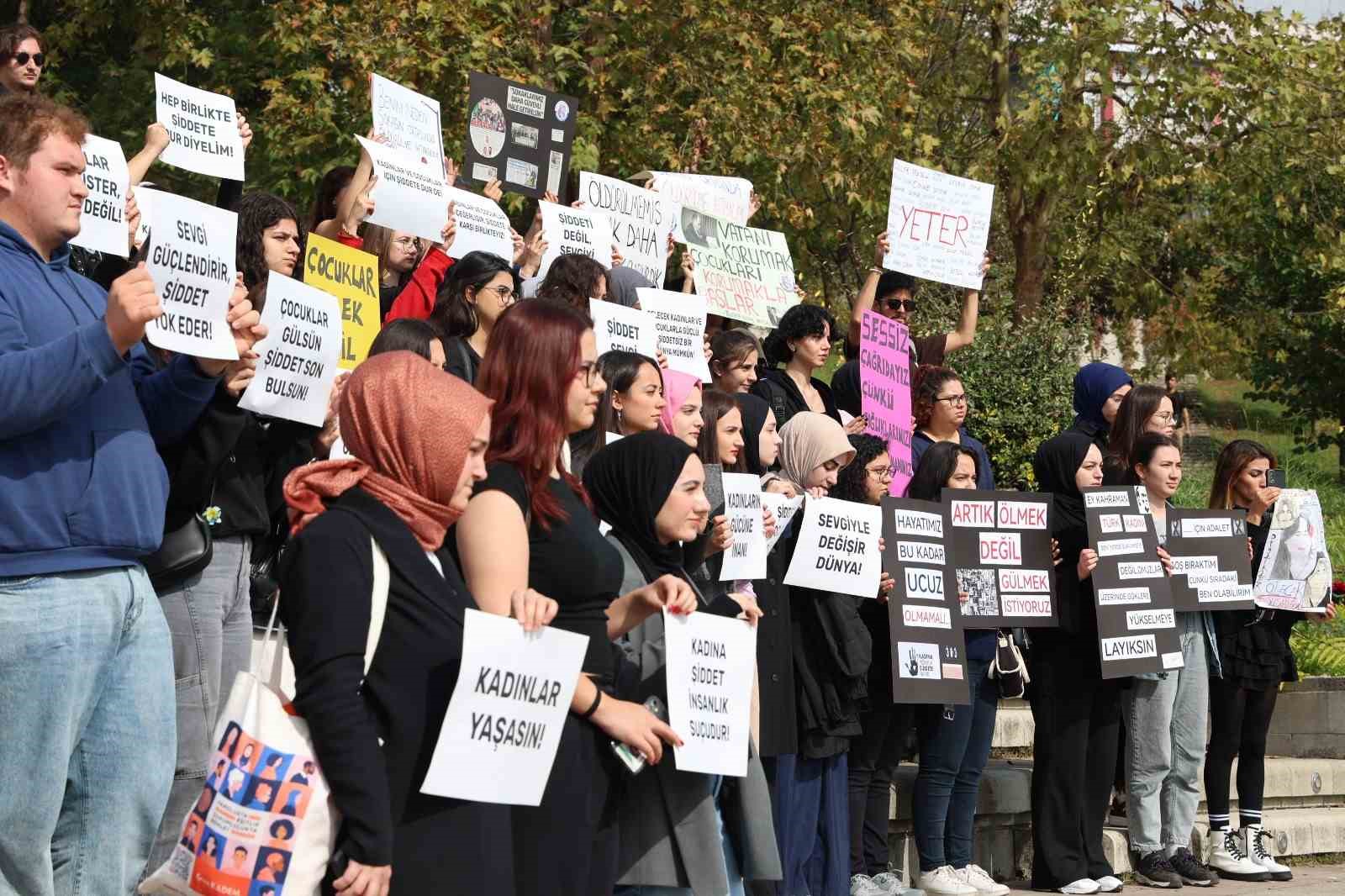 Öğrenci topluluklarından kadına yönelik şiddete sessiz çağrı
