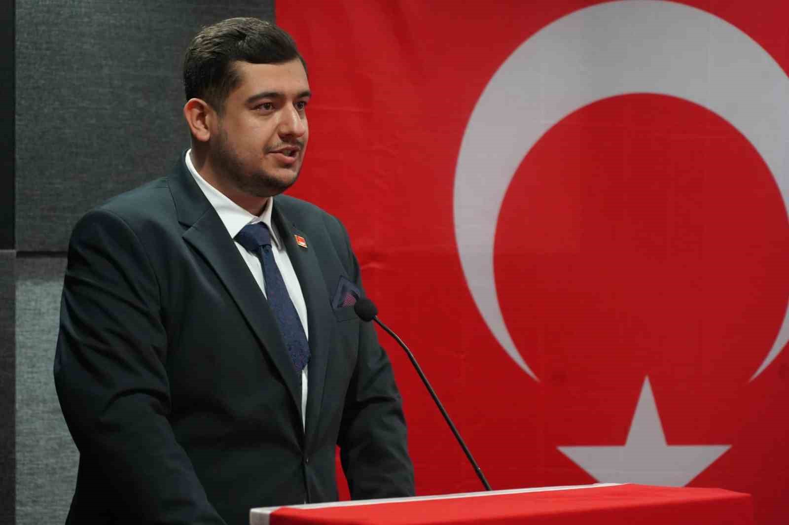 CHP&rsquo;nin kongresinde koltuklar boş kaldı
