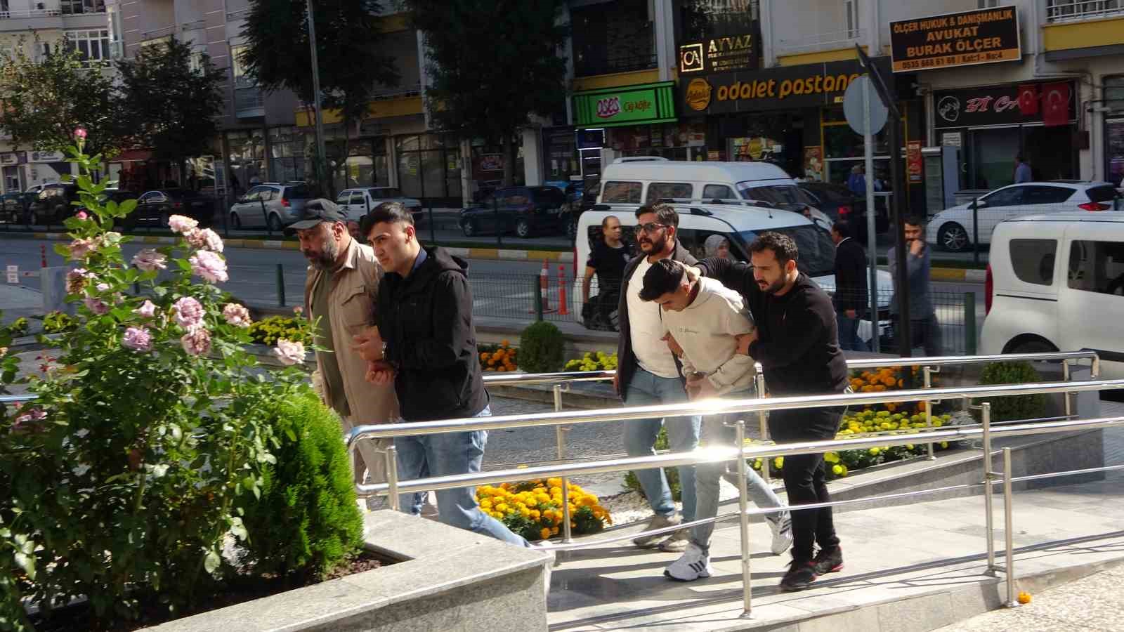 &Ccedil;orum&rsquo;daki kurşunlama ve yaralama olayının zanlıları adliyeye sevk edildi
