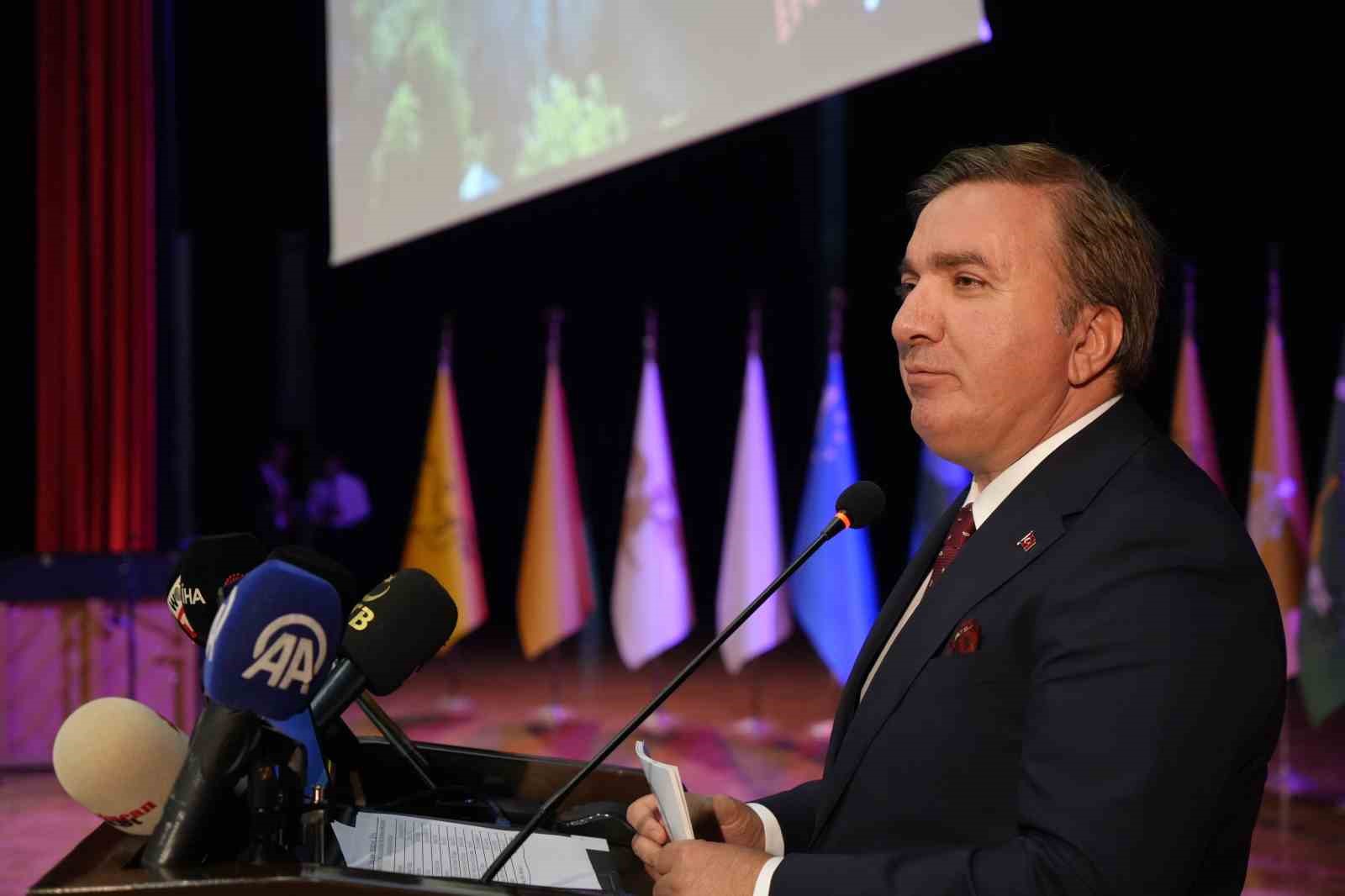 T&uuml;rkiye Y&uuml;zyılında I. Uluslararası T&uuml;rk Diasporası Sempozyumu başladı
