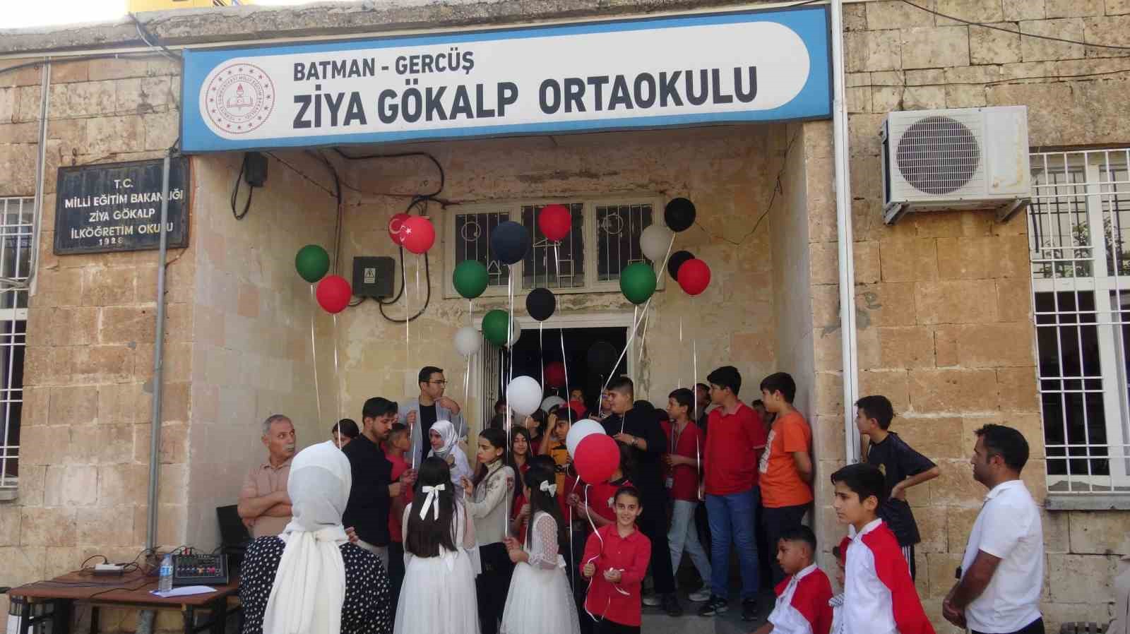 Batman’da Filistin’e destek için öğrenciler gökyüzüne balon bıraktı