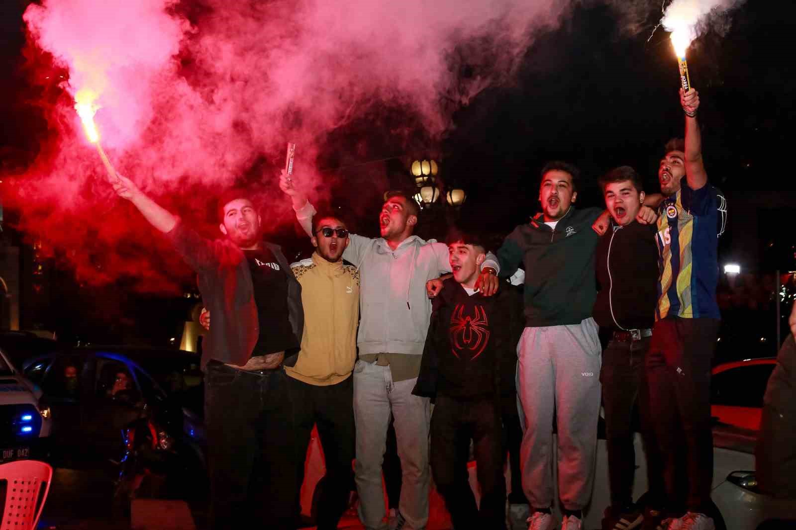 Keçiören’de A Milli Takım galibiyetinin coşkusu yaşandı
