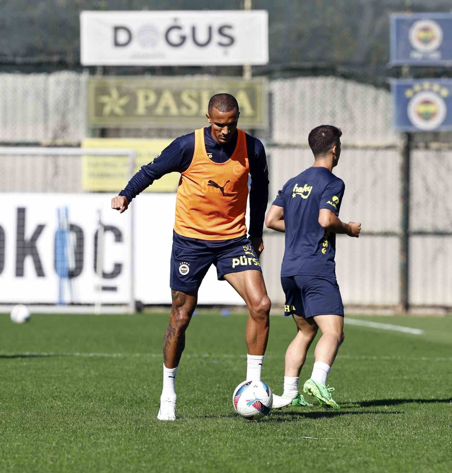 Fenerbahçe, Samsunspor maçı hazırlıklarını sürdürdü
