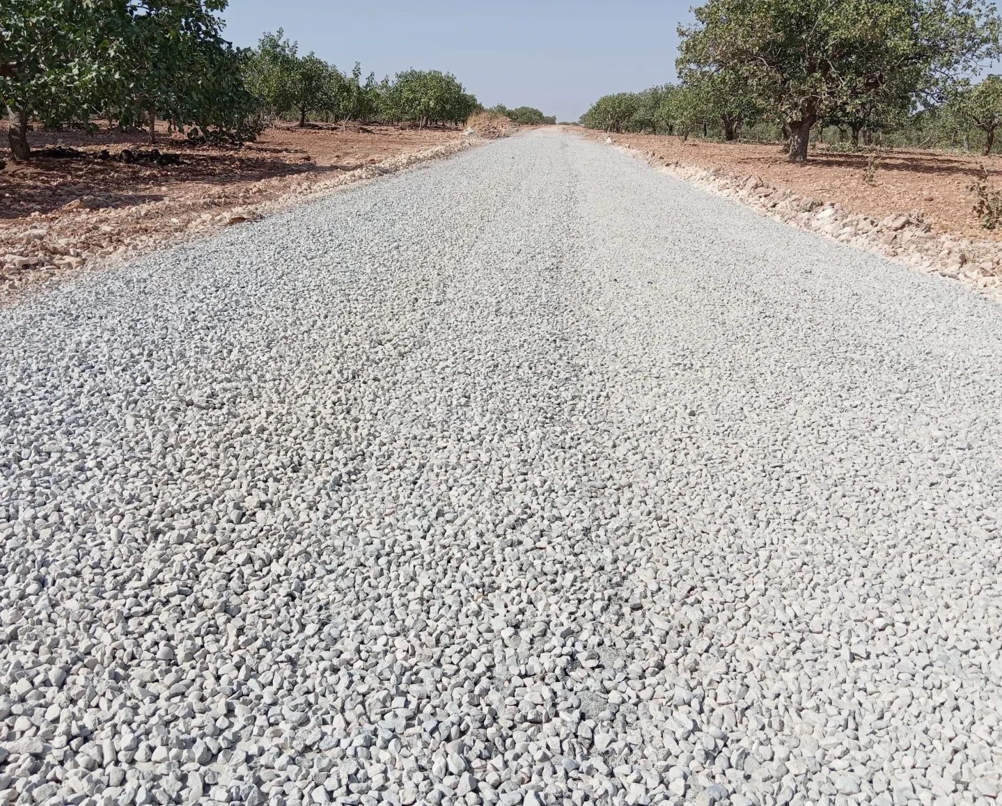 Kırsal mahallelerdeki yol sorunu Nizip Belediyesiyle çözüme kavuşuyor
