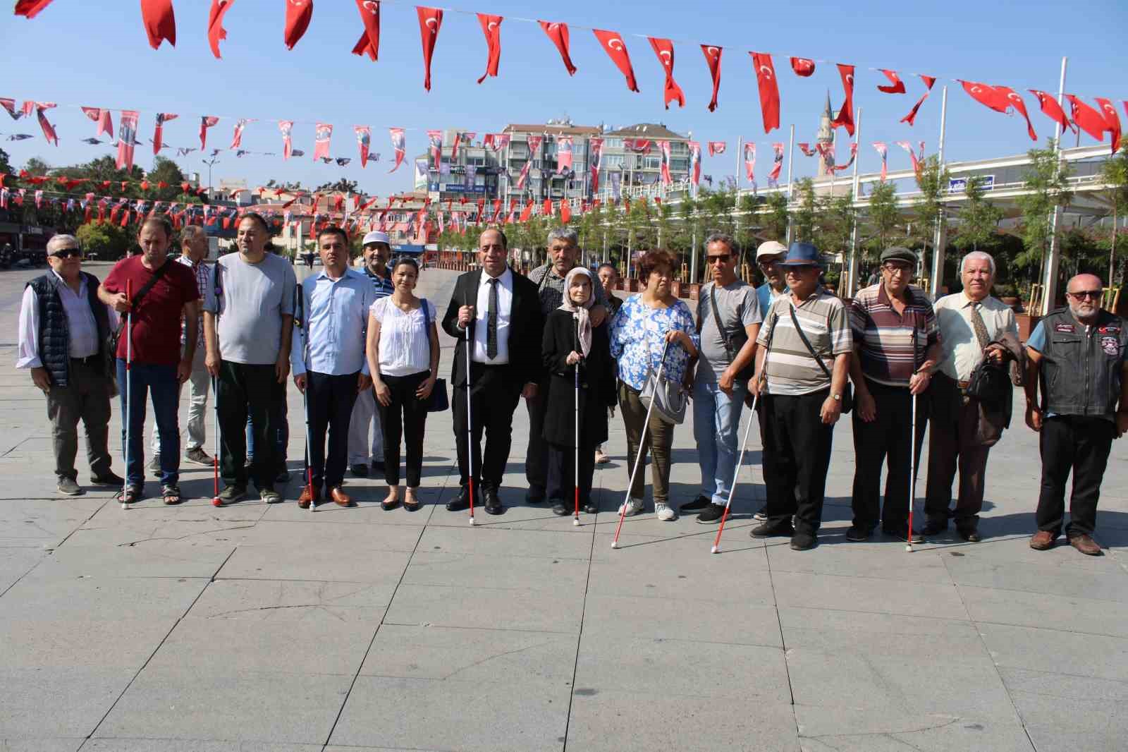 Aydın’da beyaz bastonun önemine dikkat çekildi