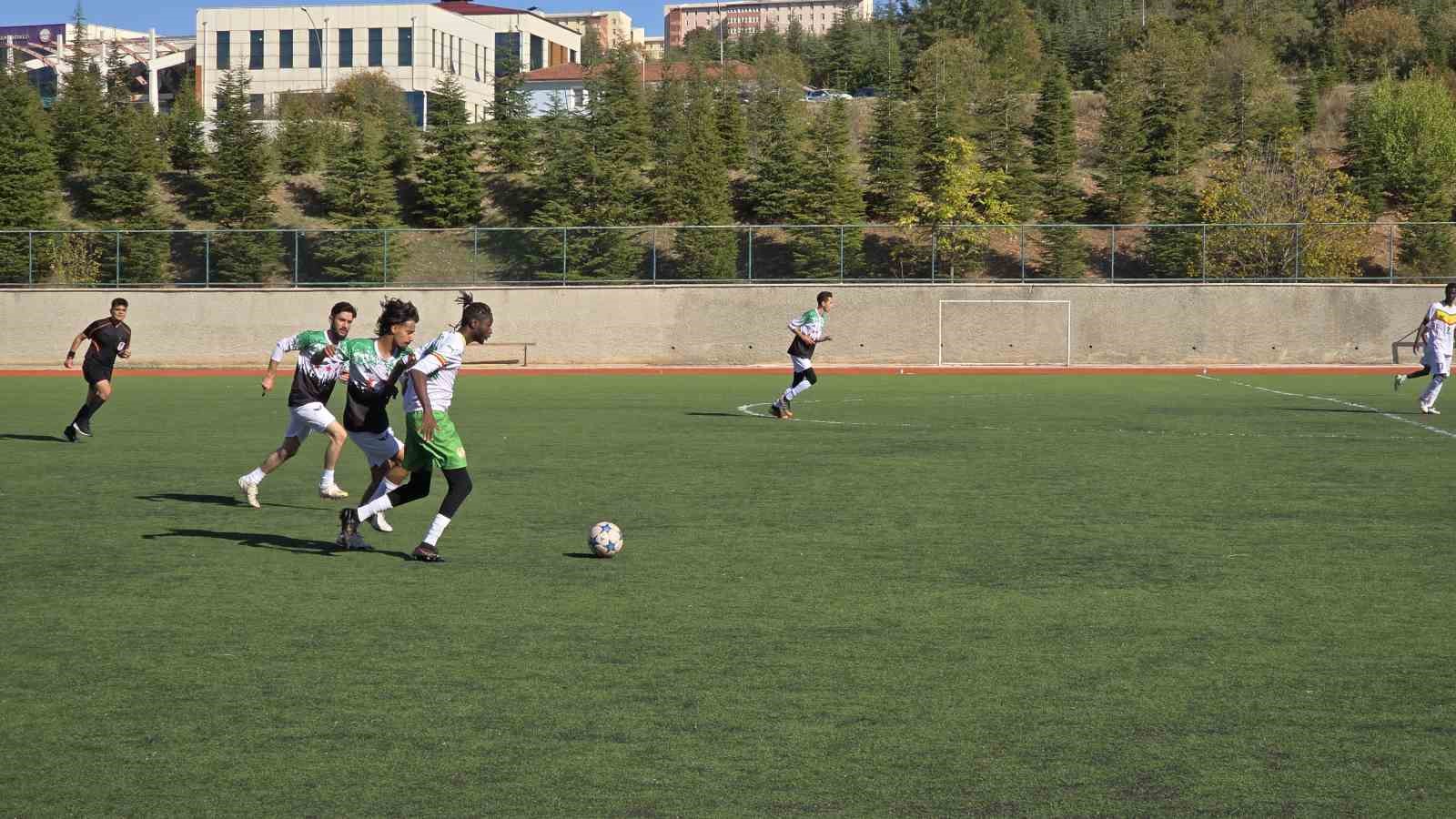 Tokat’ta yabancı öğrenciler arası futbol turnuvası başladı
