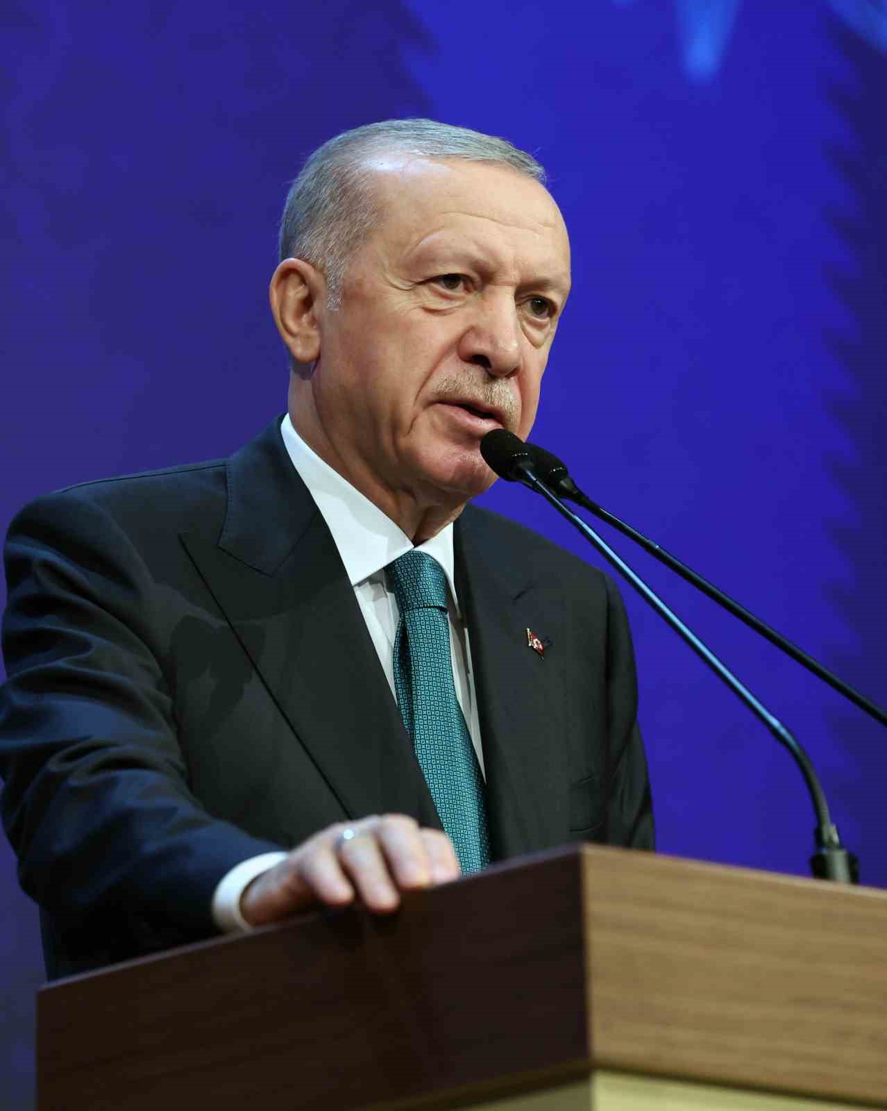 Cumhurbaşkanı Erdoğan: “Gazze’den sonra şimdi de Lübnan’a uzanan İsrail’in soykırım politikası, insanlığın siyonizmin gerçek yüzüyle tanışmasına da vesile oldu”
