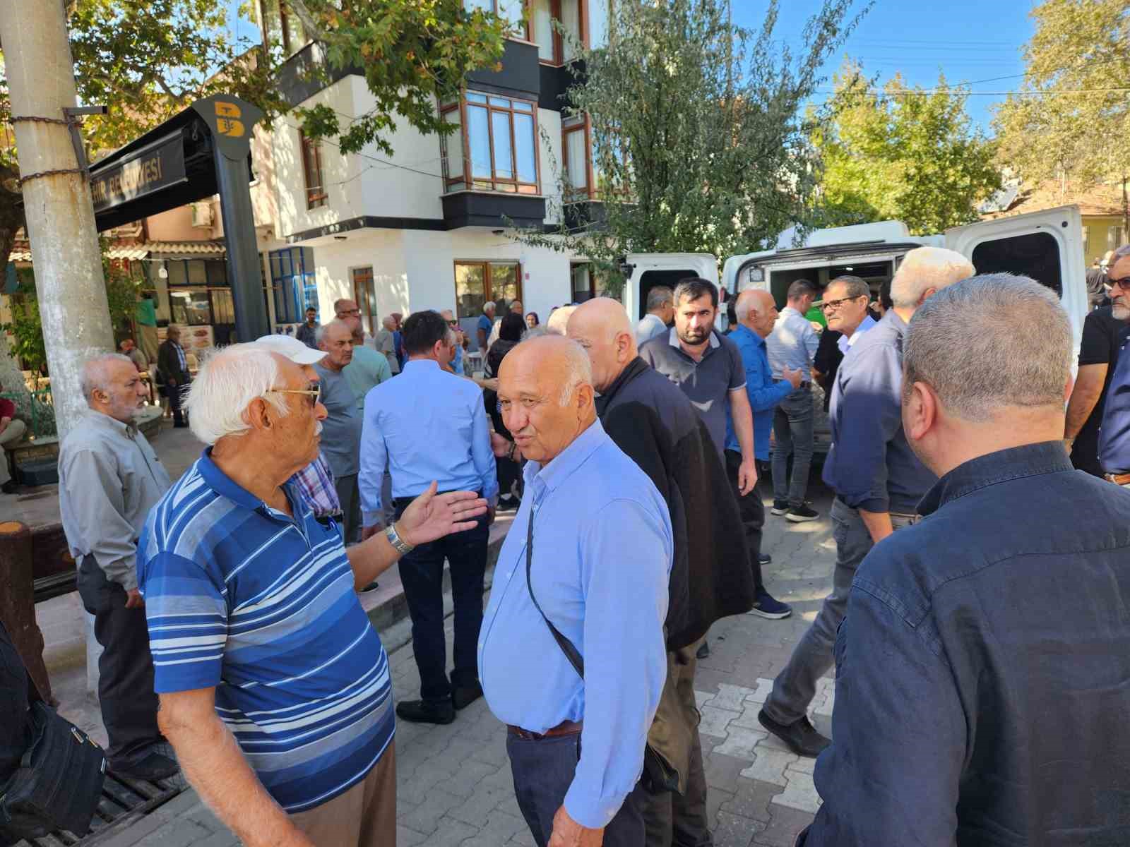 Öldürülen anne ve kızı son yolculuklarına uğurlandı
