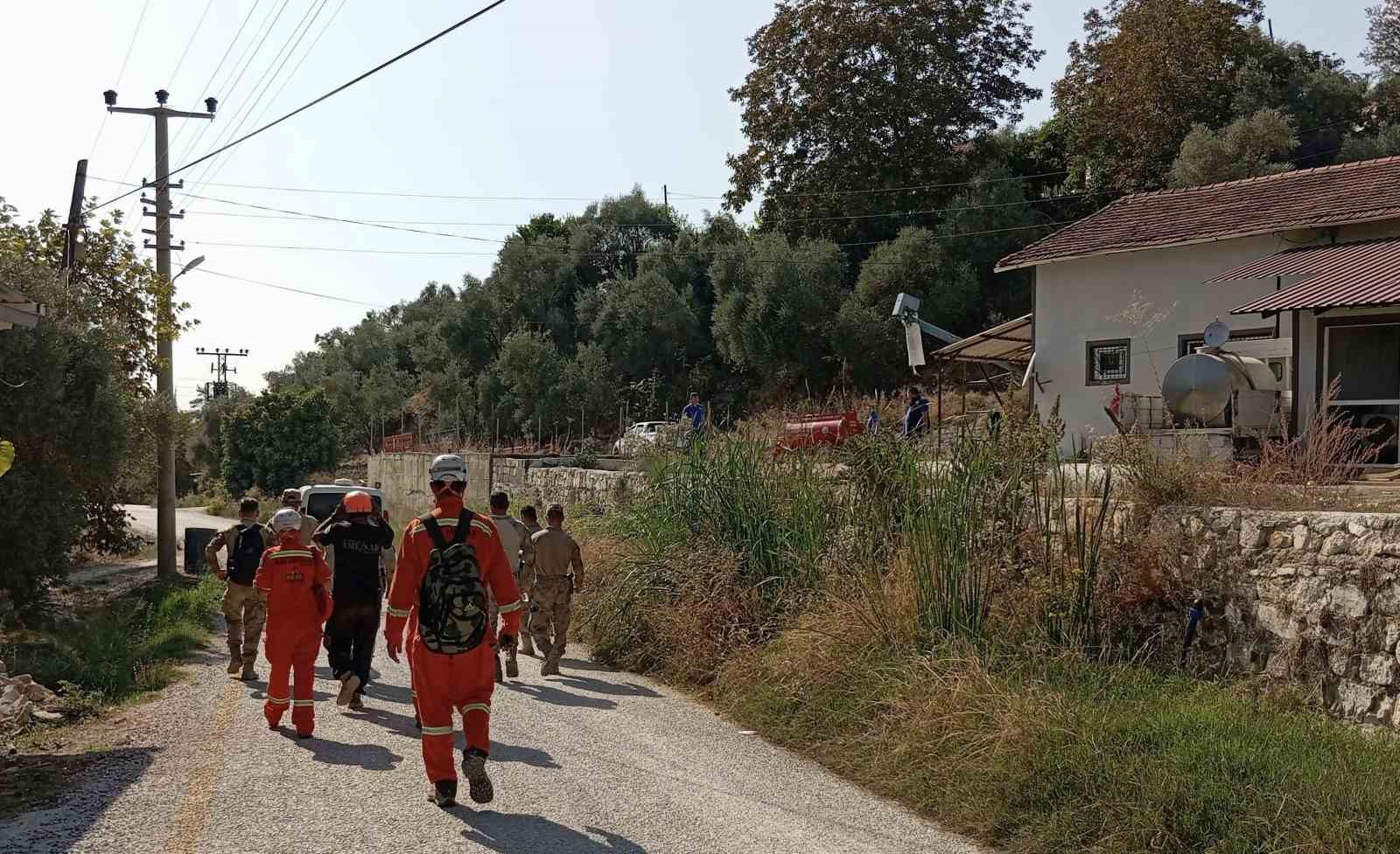 Milas’ta ekipler kayıp 80 yaşındaki yaşlı kadın için seferber oldu