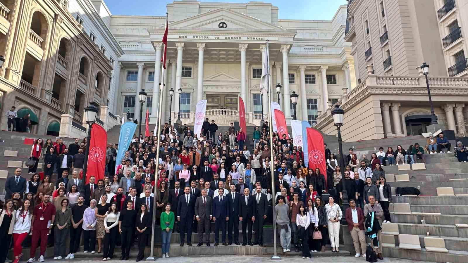 Gençlik ve Spor Bakanı Bak: &quot;Öğrenci topluluklarının daha büyük hedeflere ulaşabilmesi için projelere 120 milyon liralık bir bütçe ayırdık&quot;