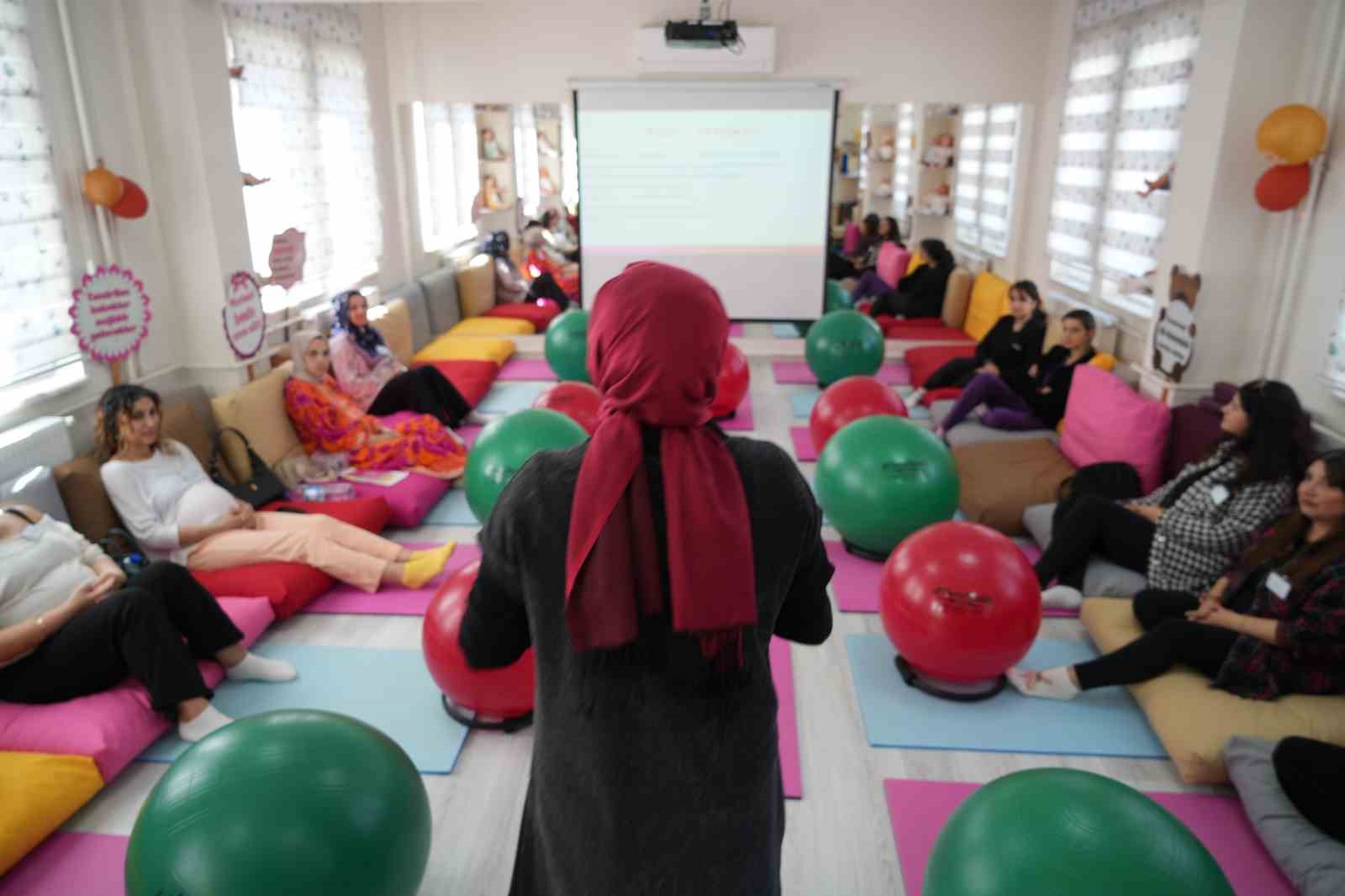 Anne adaylarına yol gösteren eğitim
