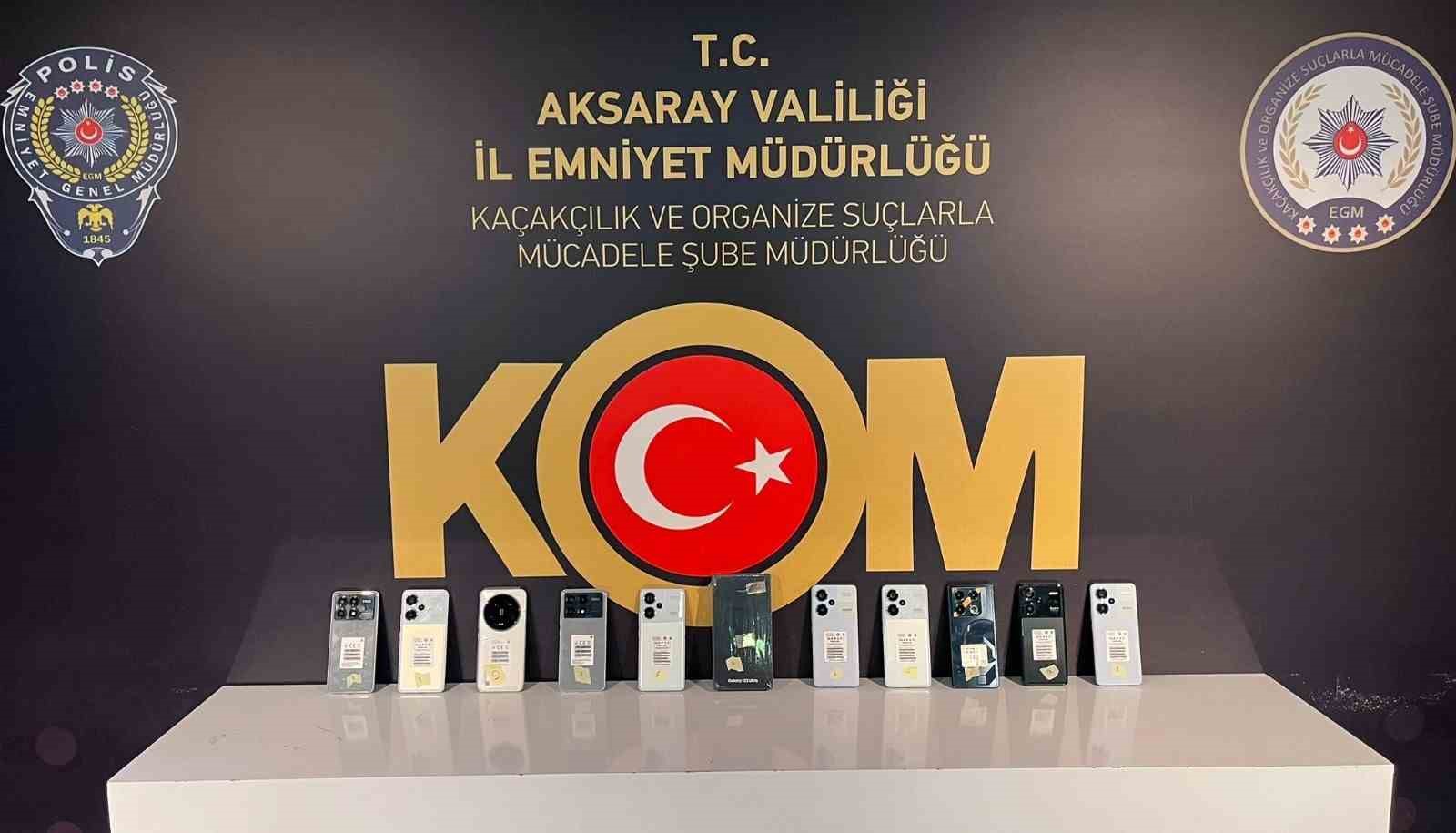 Aksaray’da iş yerinde 11 adet kaçak cep telefonu ele geçirildi