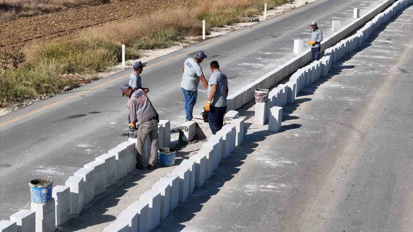 Yeşilkent bağlantı k&ouml;pr&uuml;s&uuml; ışıl ışıl oldu

