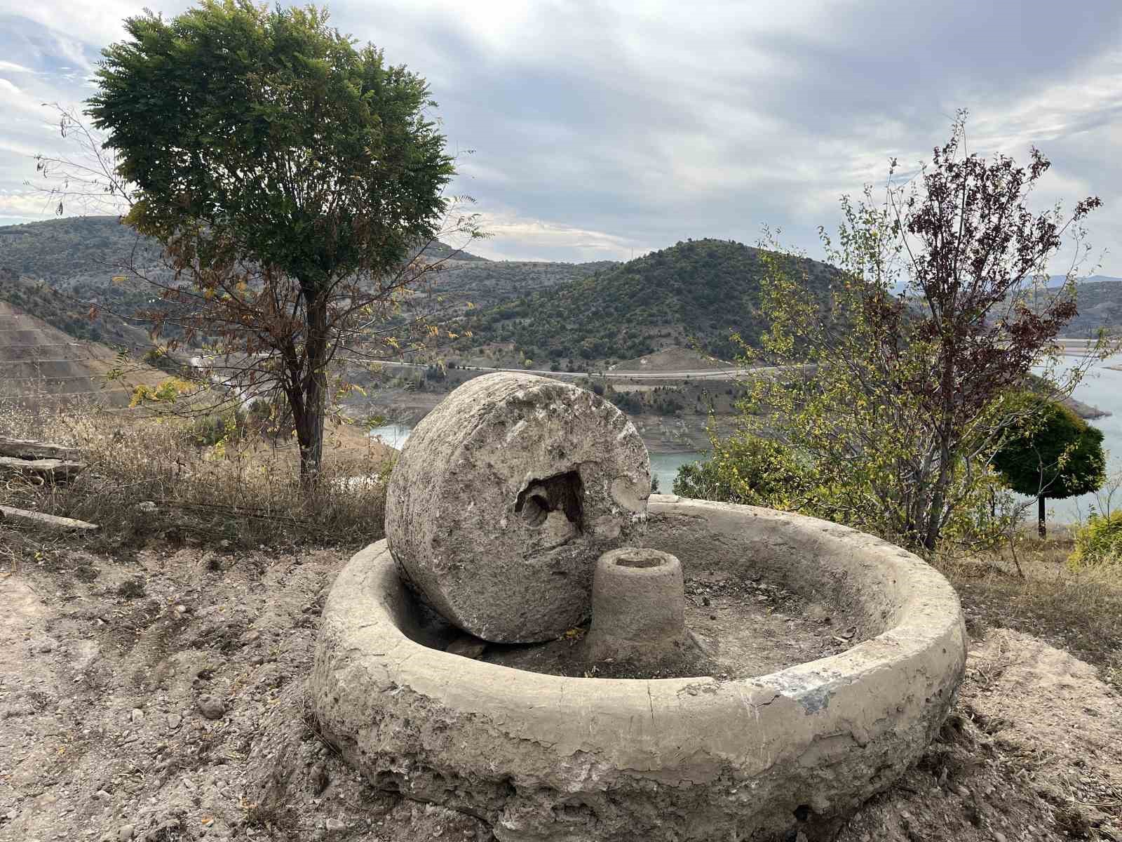 Kuraklık kaybolan tarihi ortaya çıkardı 