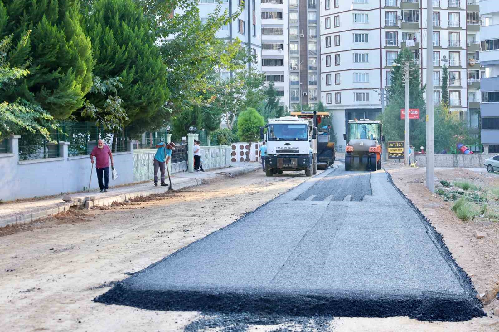 Onikişubat Belediyesi’nden asfalt atağı
