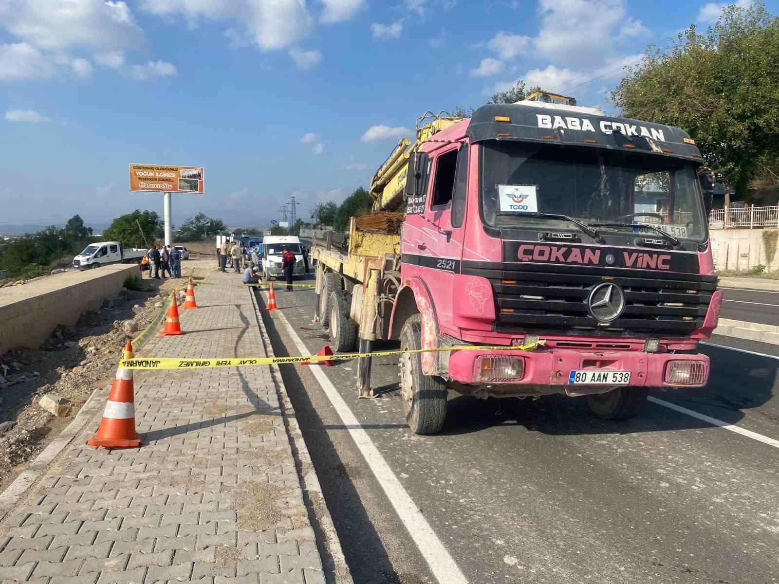 Osmaniye’de vincin altında kalan işçi ağır yaralandı