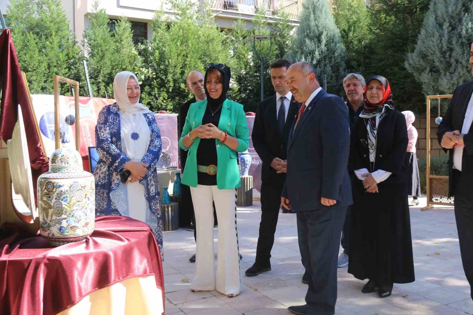 Kütahya’da &quot;Yetişkin Eğitiminde Tematik Öğretim Yaklaşımı&quot; projesi sergisi