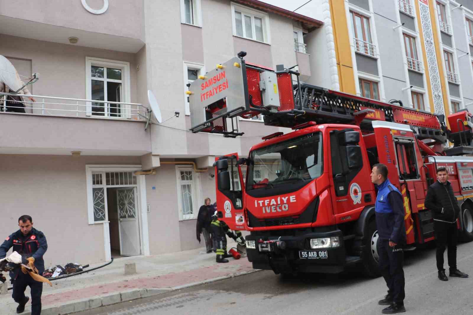 Samsun’da apartman dairesinde yangın