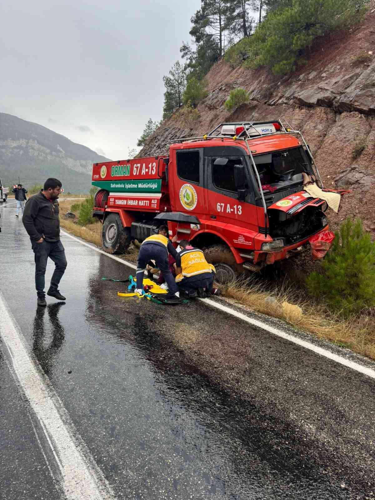 Yangın arazözü yoldan çıktı : 3 yaralı