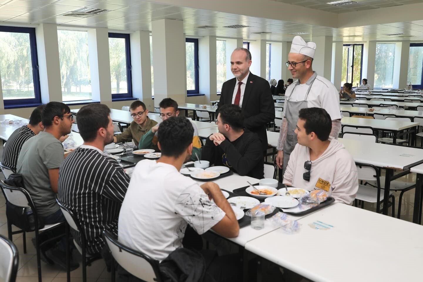 Rektör öğrencilerin görüşlerini dinledi