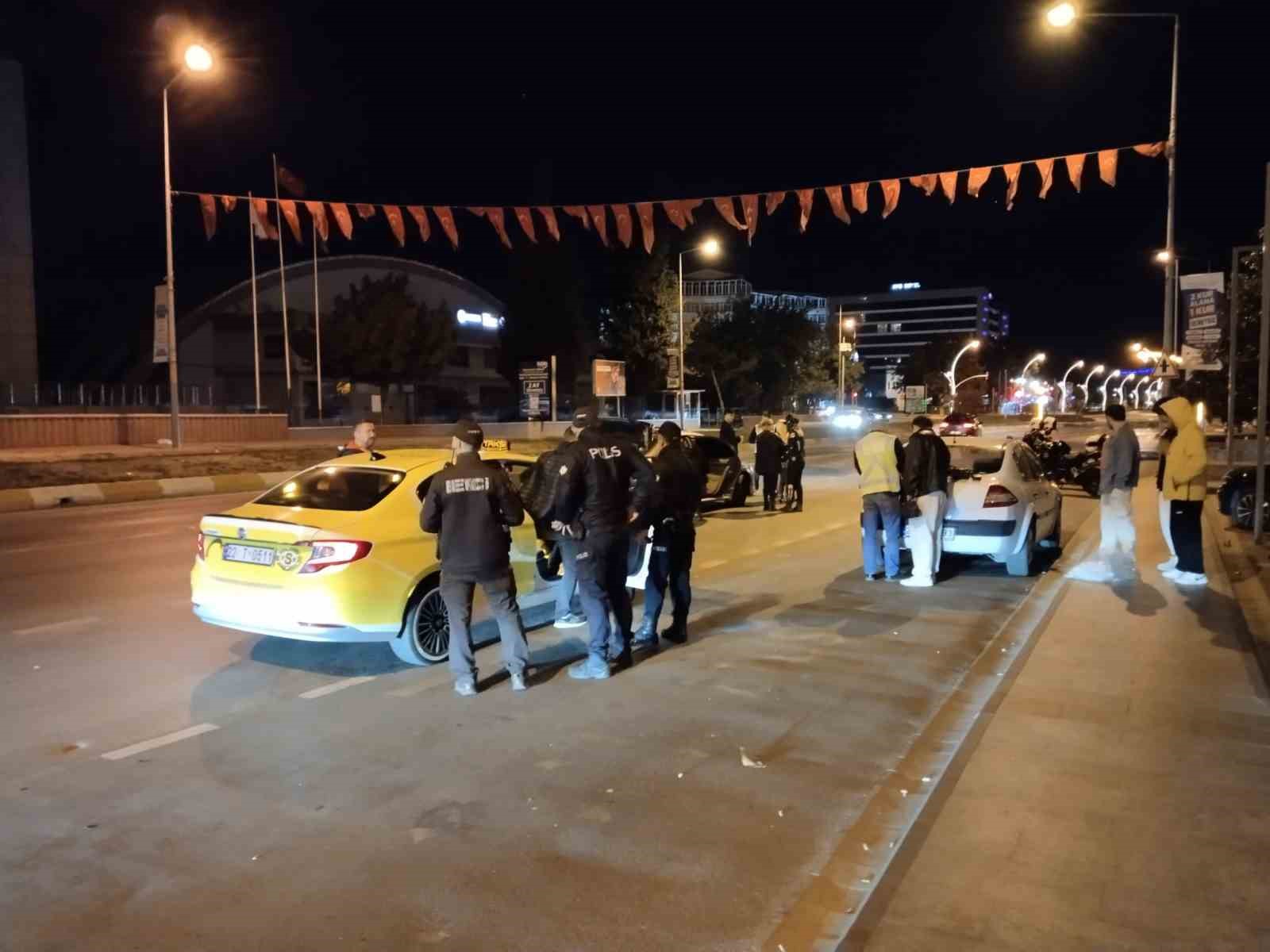 Edirne polisinden gece denetimi