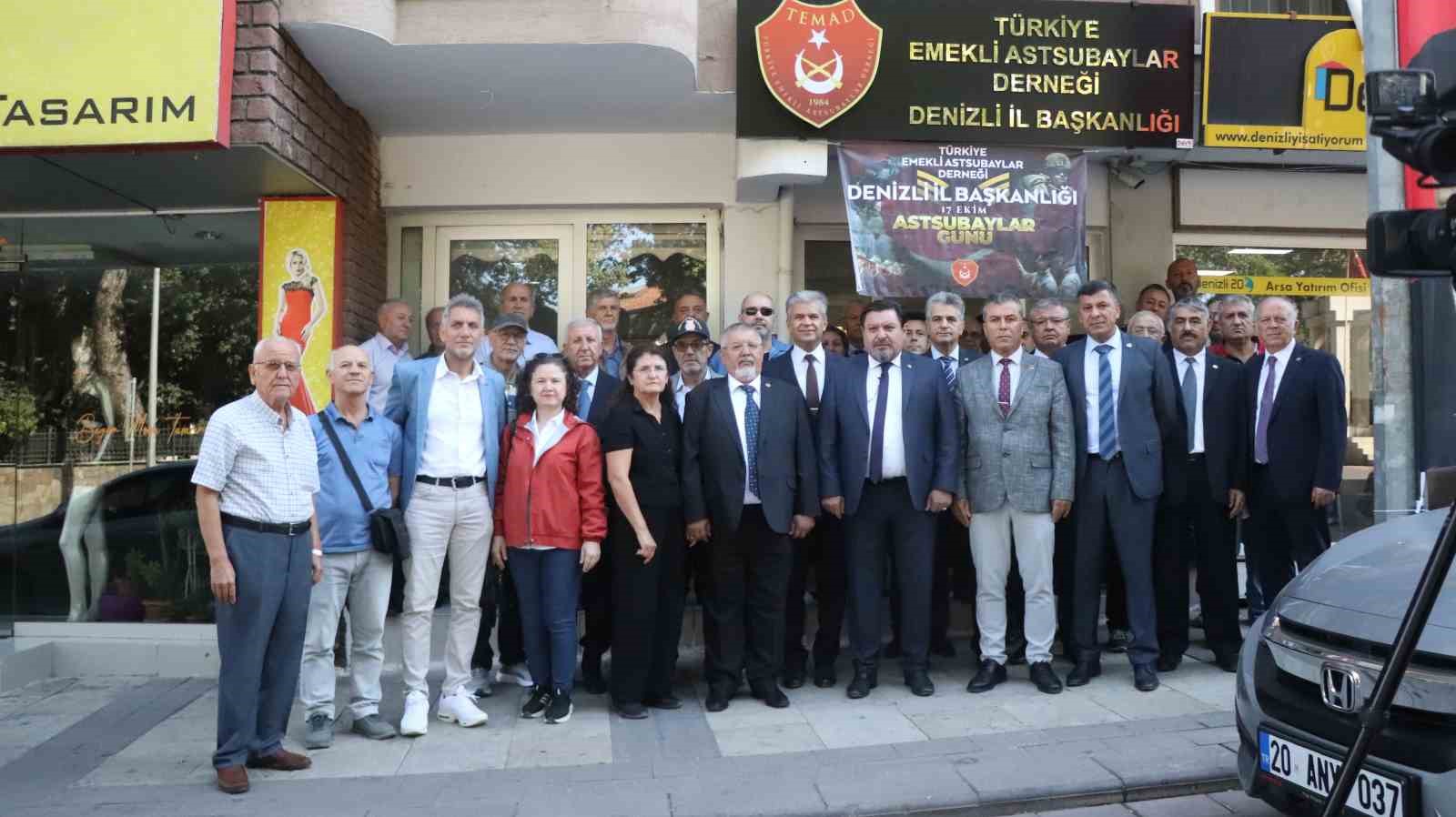 Denizli’de astsubaylar, 17 Ekim Astsubaylar Günü’nü kutladı