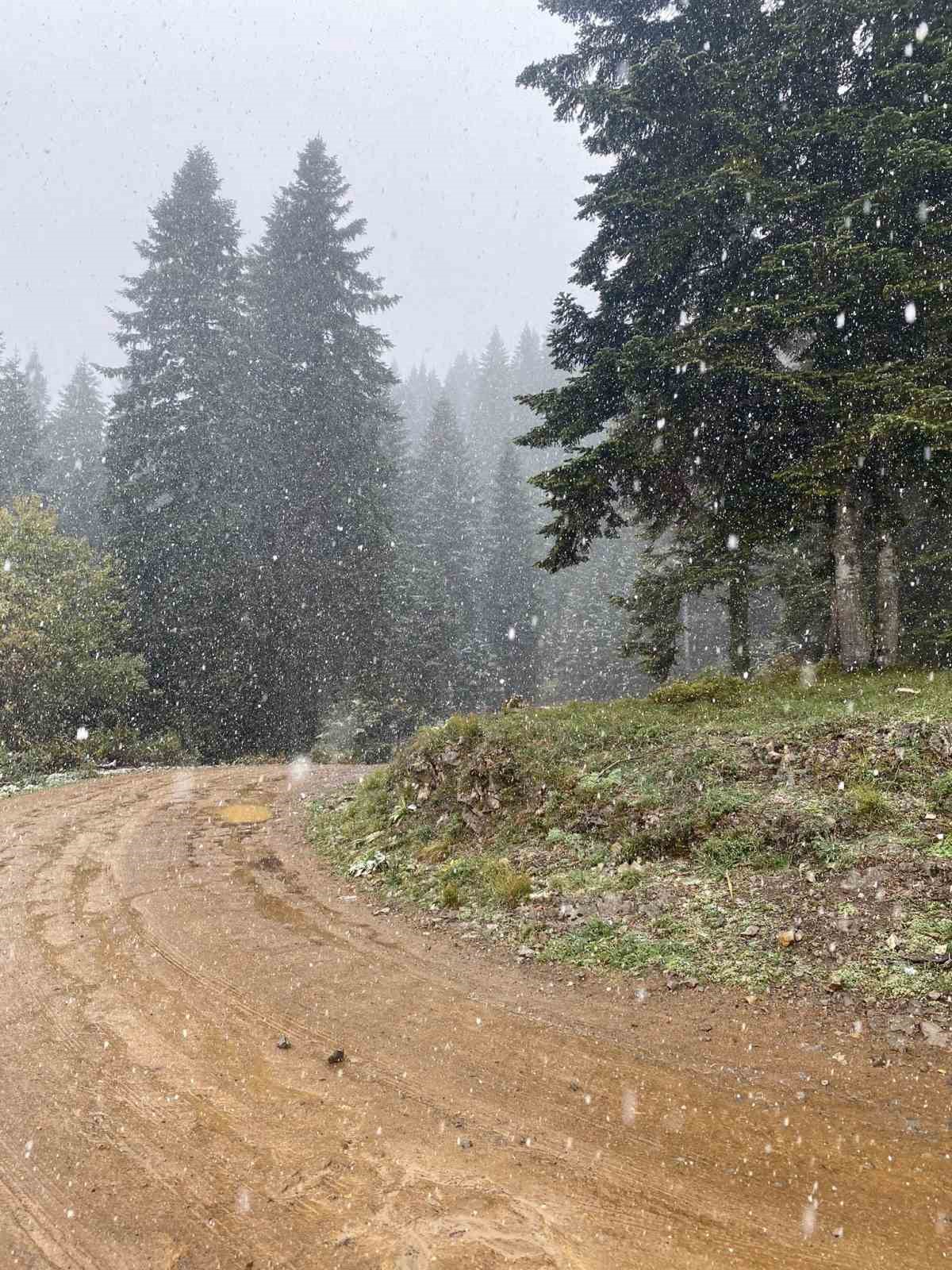 Bartın’da hem yağmur hem de kar yağışı etkili oldu