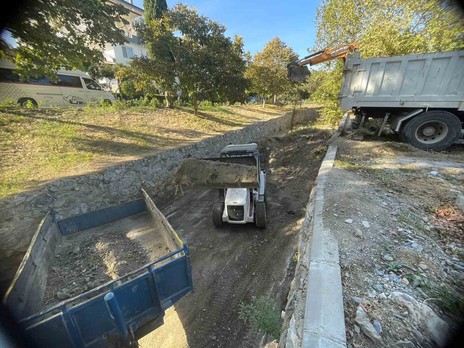 Söke Belediyesi’nden Yenikent Deresi’nde kapsamlı çalışma
