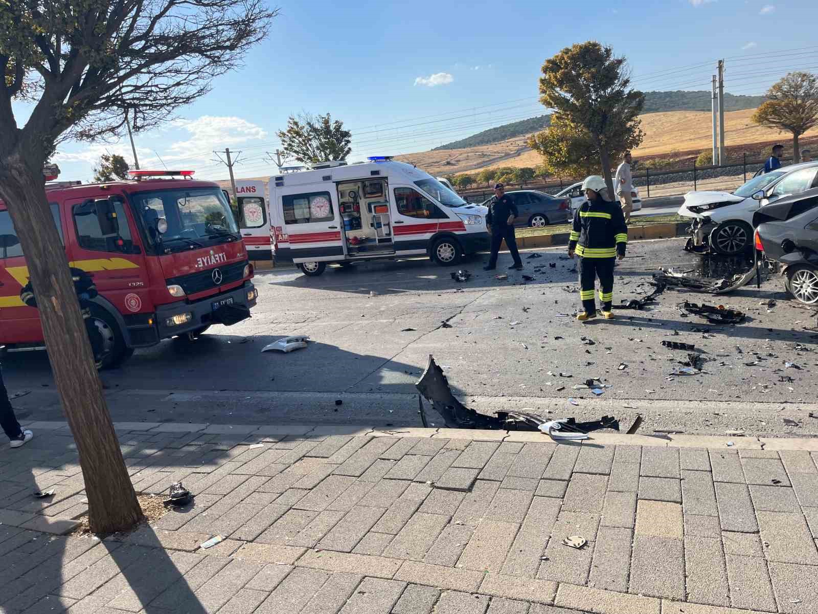 Gaziantep’te zincirleme trafik kazası: 3 yaralı