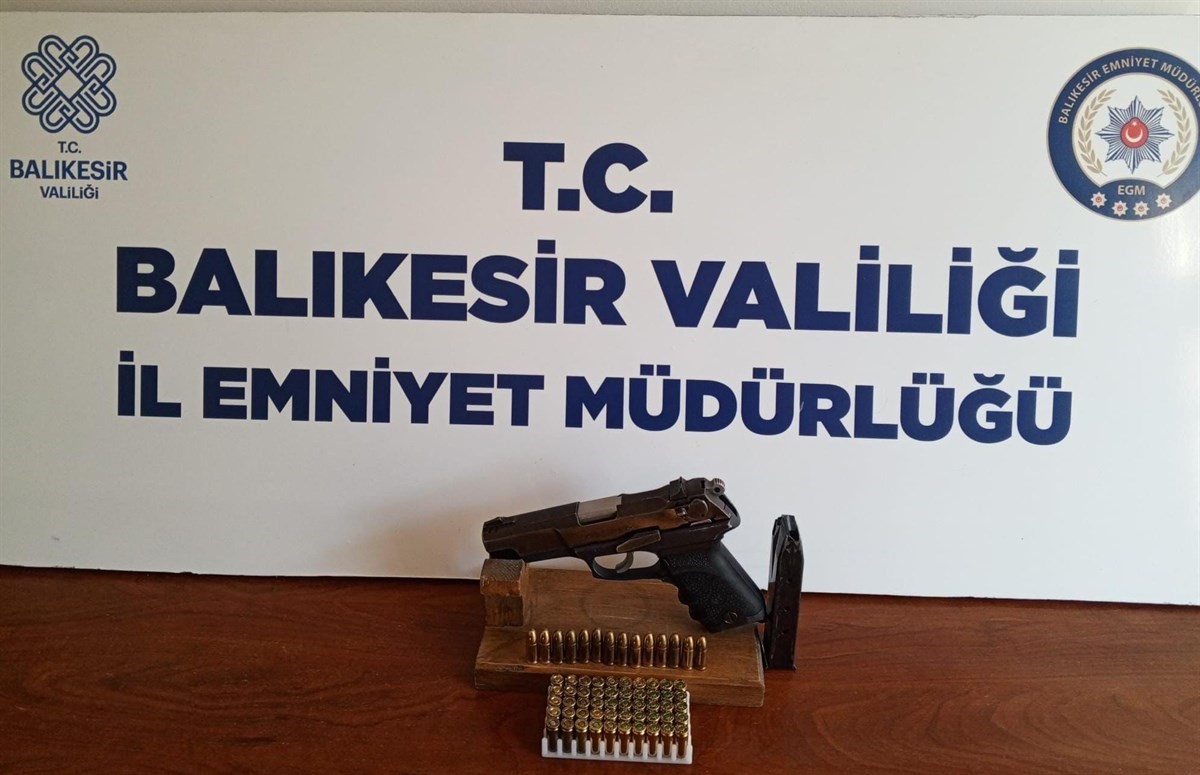 Bandırma&rsquo;da 24 yıl hapis cezası bulunan şahıs yakalandı
