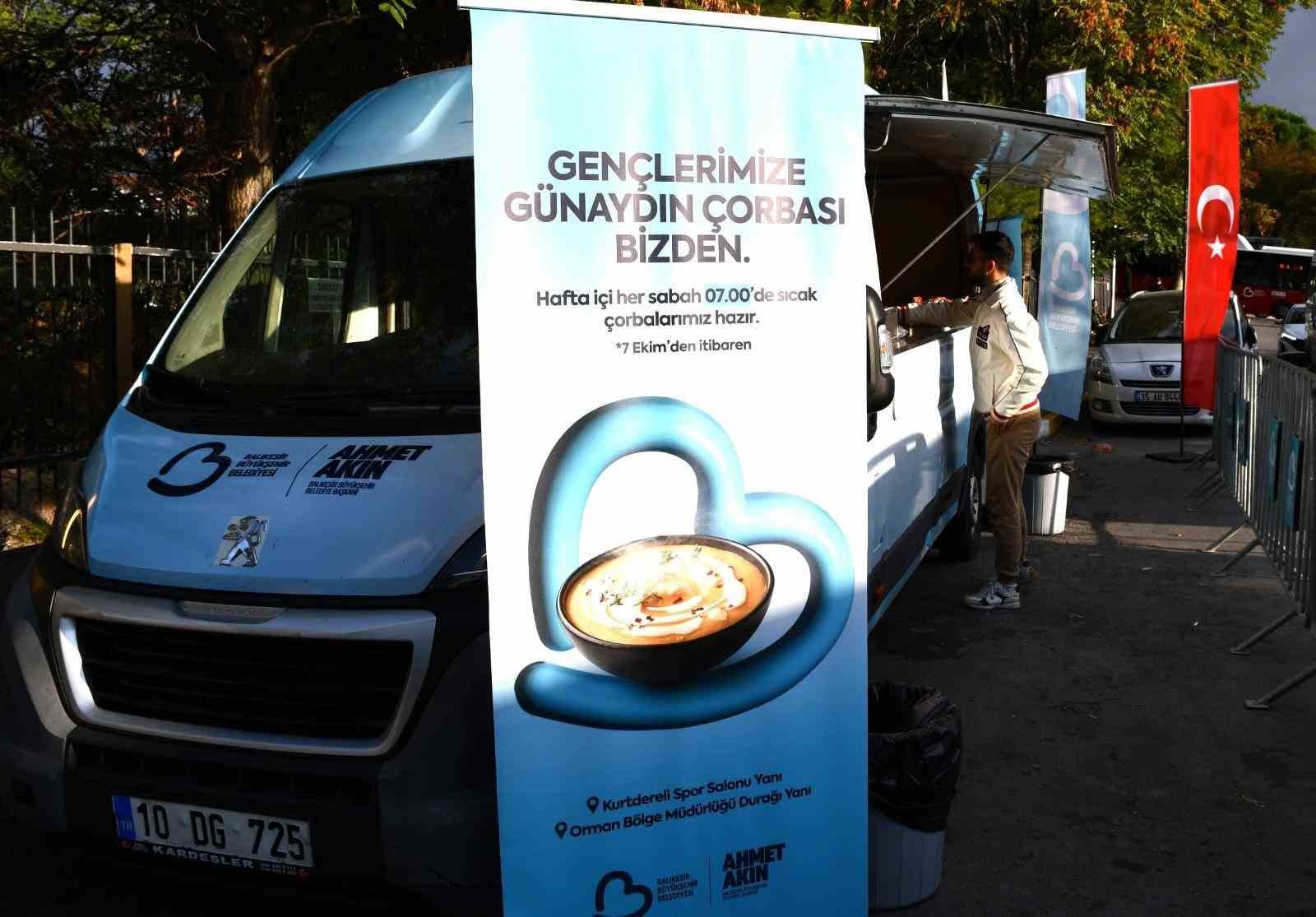 Balıkesir&rsquo;de &ouml;ğrenciler g&uuml;ne sıcak &ccedil;orbayla başlıyor
