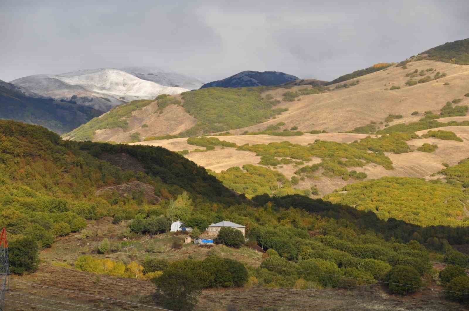 Tunceli’nin yüksek kesimleri beyaza büründü
