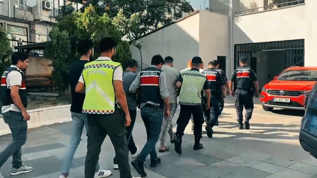 Tekirdağ’da jandarma operasyonu: 113 aranan şahıs yakalandı, 32’si tutuklandı