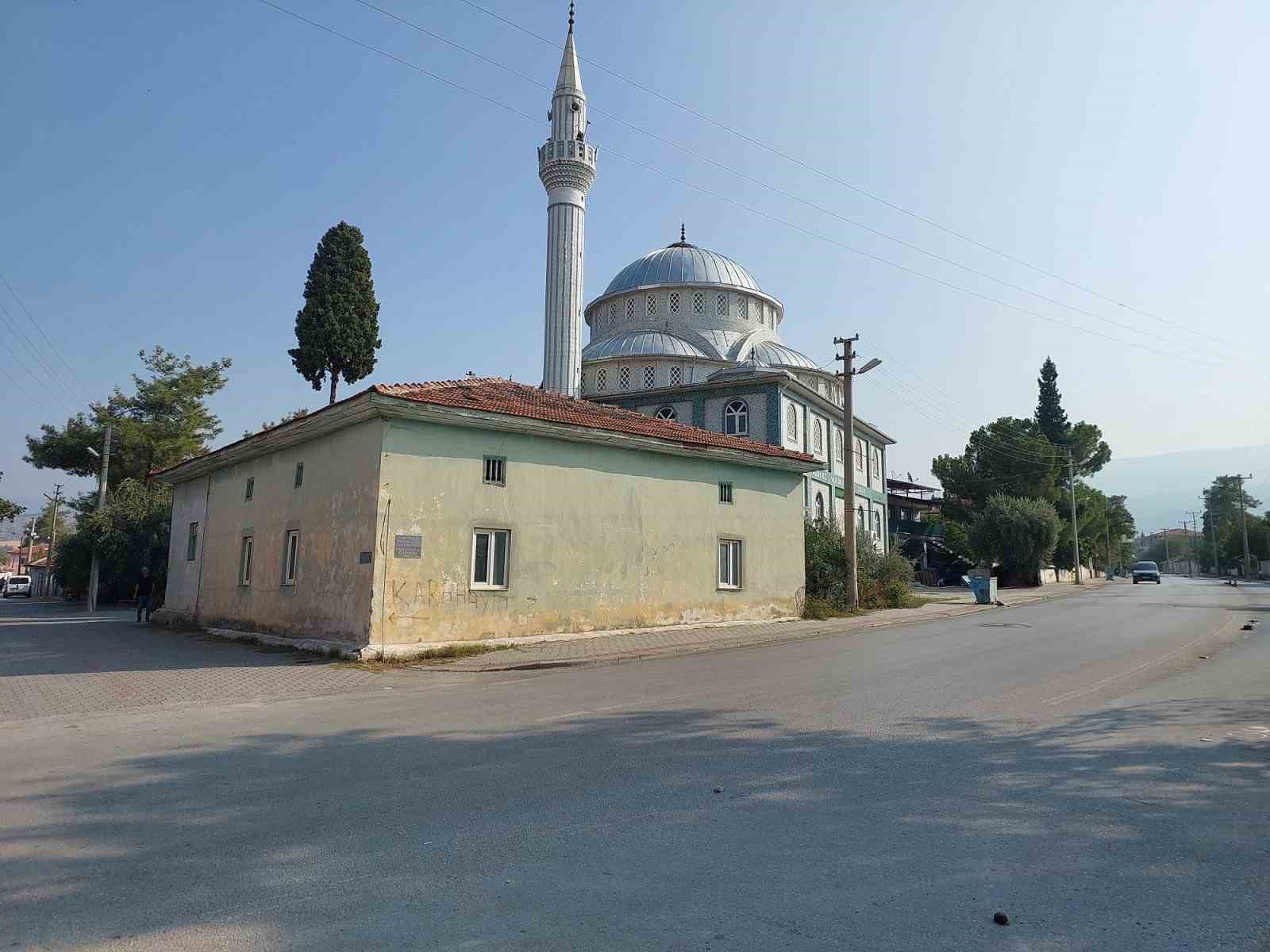 Denizli Büyükşehir, tarihi Akköy Yukarı Cami’yi yeniden ayağa kaldıracak
