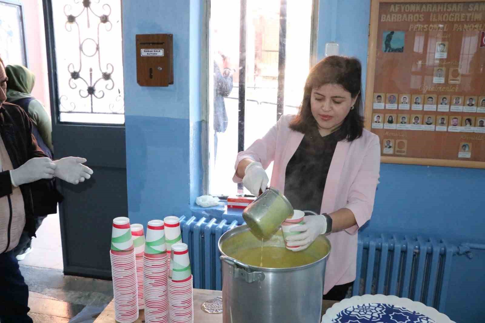 Haftada 1 gün derse çorba içerek başlıyorlar
