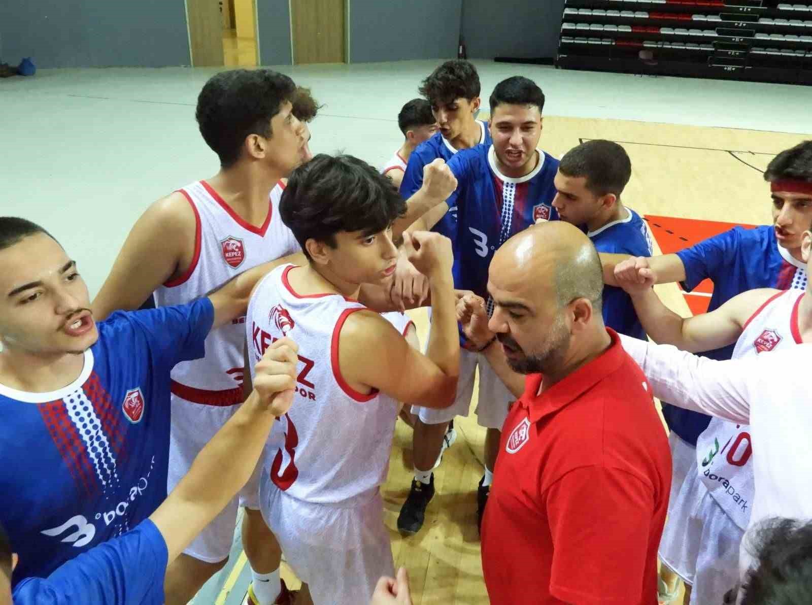 Kepez basketbol takımı, geriye düştüğü maçı farklı kazandı
