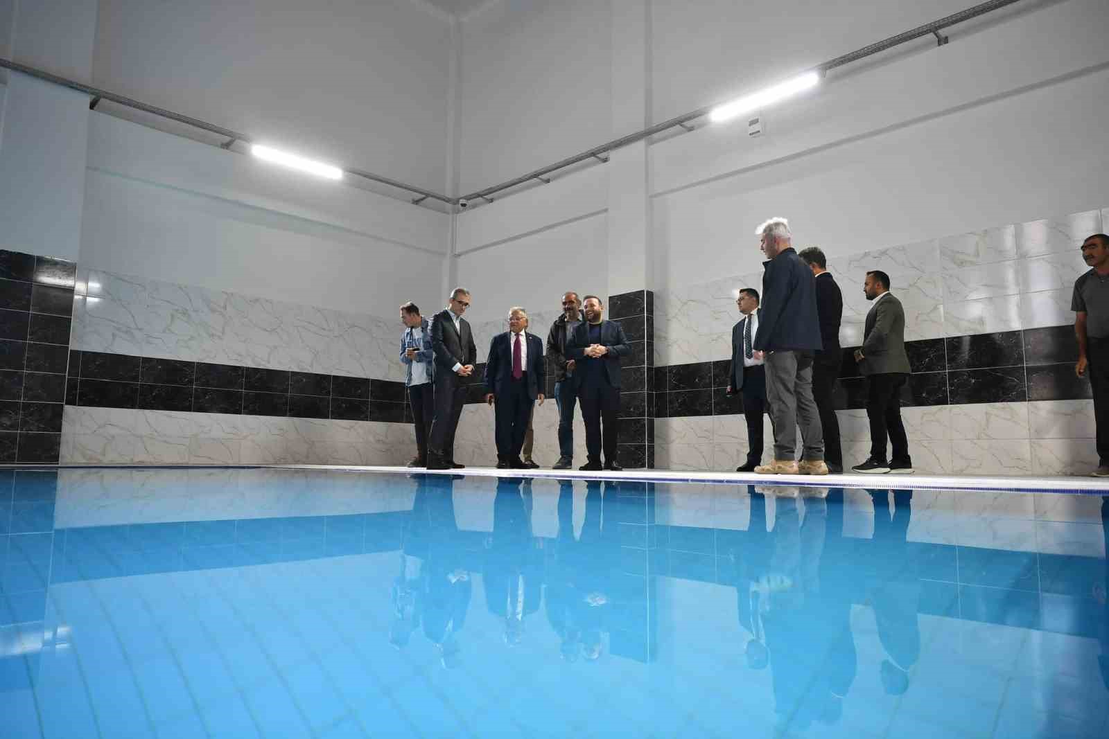 Başkan B&uuml;y&uuml;kkılı&ccedil;, a&ccedil;ılış i&ccedil;in g&uuml;n sayan İldem-Yeşilyurt Sosyal Yaşam Merkezi&rsquo;ni inceledi
