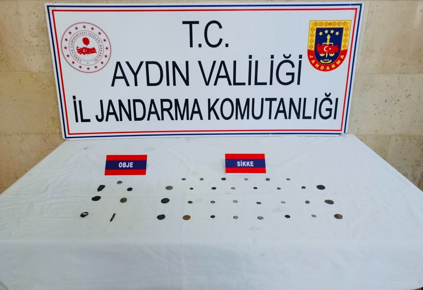 Tarihi eserleri satamadan yakalandılar