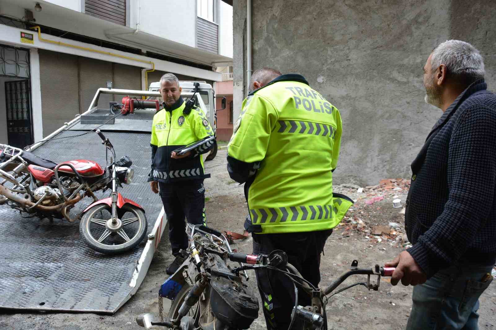 Ordu’da tescilsiz ve yakalaması olan motosikletler ele geçirildi