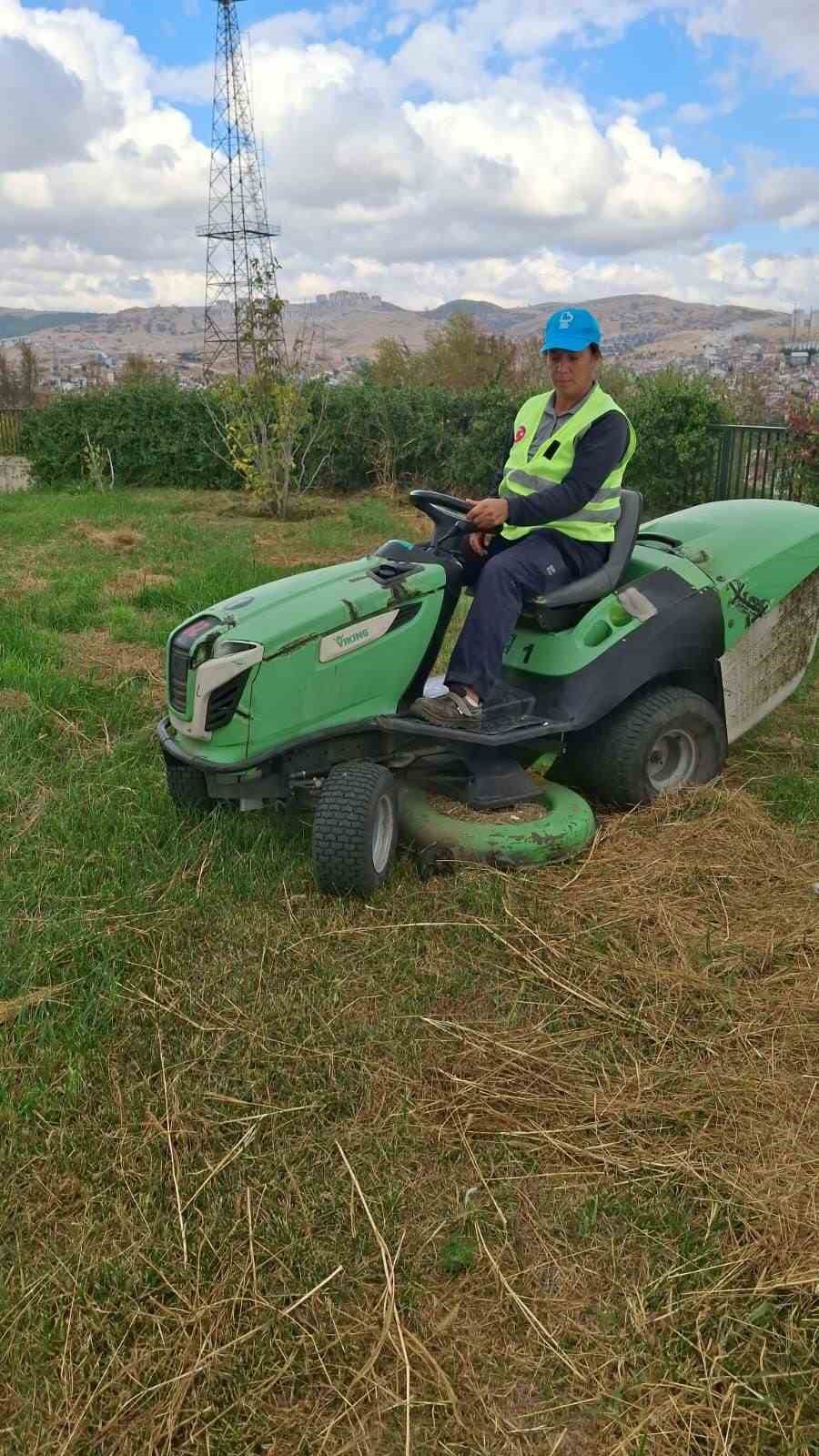 Annesi kenti güzelleştiriyor, kızı rekorlar kırıyor
