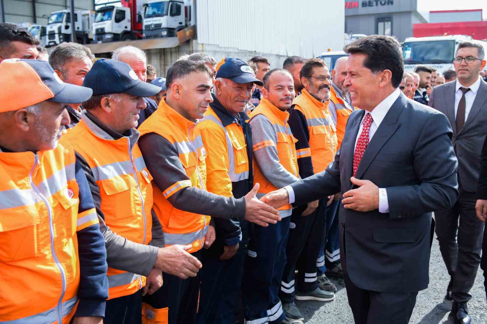 İstanbul’un en büyük temizlik filosu Esenyurt’ta hizmete başladı: Günde bin 100 ton atık toplanıyor